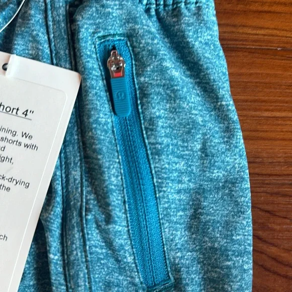 Lululemon Tracker LR Short 4” lined - Picture 4 of 6